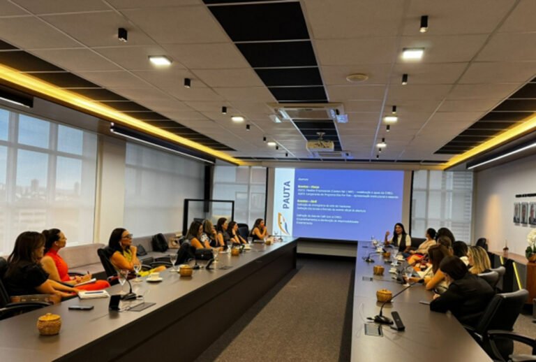 CMEG Fecomércio avança no planejamento estratégico para 2026 durante reunião decisória.