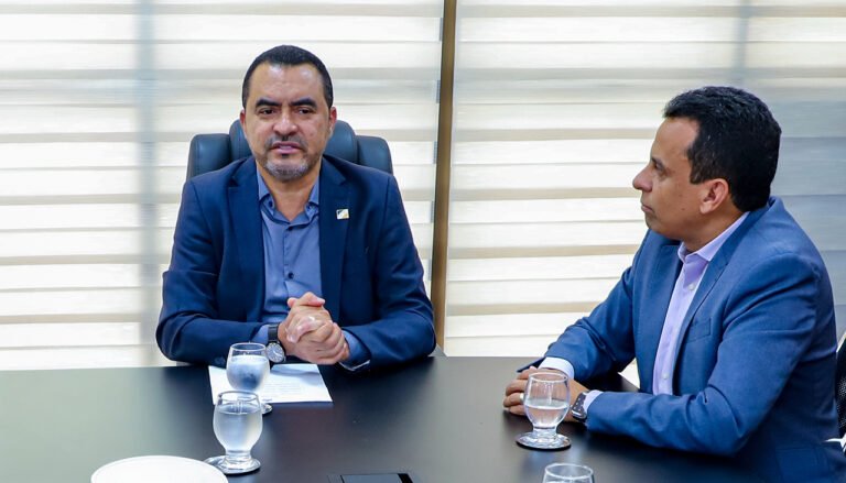 Governador convoca 130 aprovados do concurso da Educação e lança edital com redistribuição de 450 vagas.