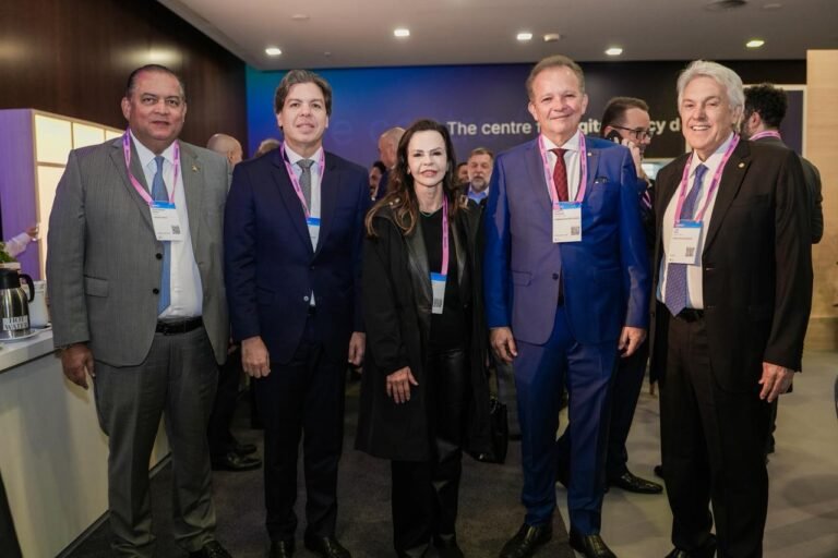 Dorinha e Gomes acompanham debates globais sobre conectividade, IA e segurança digital no MWC Barcelona 2026