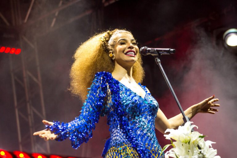 GOVERNO INAUGURA NOVO CÂMPUS DA UNITINS EM DIANÓPOLIS COM SHOW DE VANESSA DA MATA