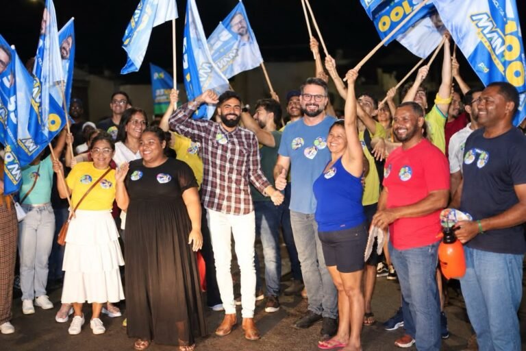 Onda Amarela no Aureny 3: Eduardo Pires e Eduardo Mantoan Mobilizam Apoiadores em Grande Adesivaço em Palmas